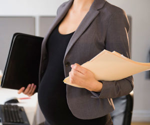 Могут ли уволить беременную сотрудницу на испытательном сроке